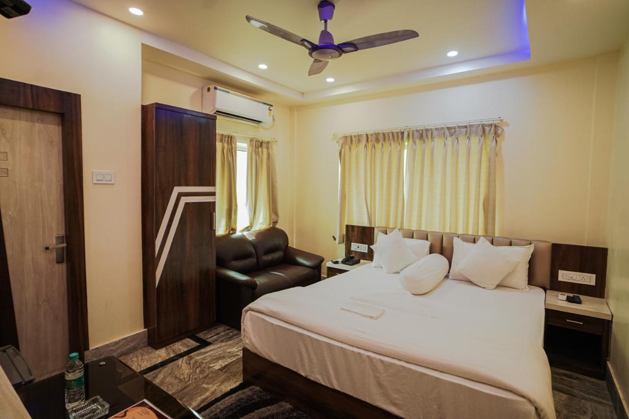 Silver Sand Eco Resort !! Beachfront !! With Biggest Pool And Huge Open Area !! Ideal For Weddings !! Couple Friendly !! ماندارموني المظهر الخارجي الصورة