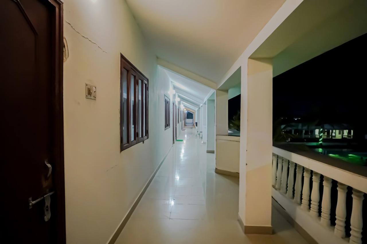 Silver Sand Eco Resort !! Beachfront !! With Biggest Pool And Huge Open Area !! Ideal For Weddings !! Couple Friendly !! ماندارموني المظهر الخارجي الصورة