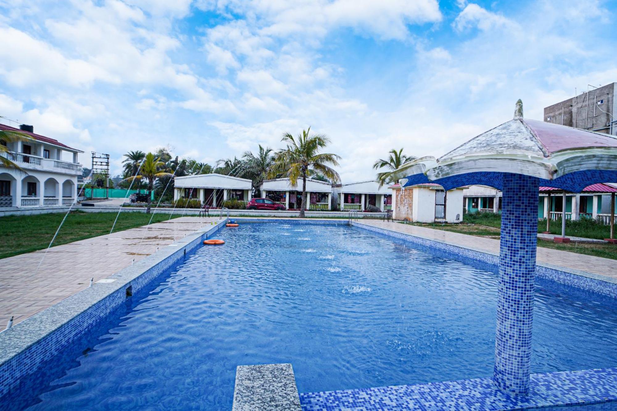 Silver Sand Eco Resort !! Beachfront !! With Biggest Pool And Huge Open Area !! Ideal For Weddings !! Couple Friendly !! ماندارموني المظهر الخارجي الصورة