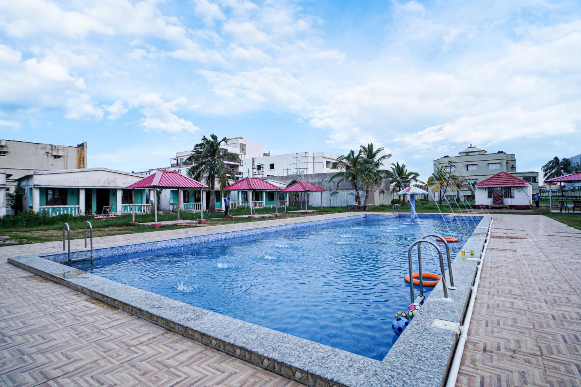 Silver Sand Eco Resort !! Beachfront !! With Biggest Pool And Huge Open Area !! Ideal For Weddings !! Couple Friendly !! ماندارموني المظهر الخارجي الصورة